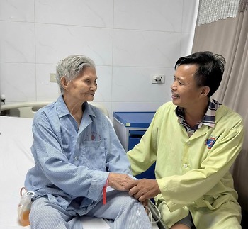 KHI TUỔI TÁC KHÔNG PHẢI RÀO CẢN TUYỆT ĐỐI CỦA PHẪU THUẬT UNG THƯ
