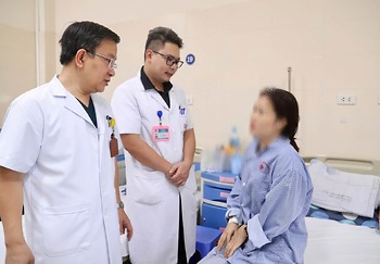 NGƯỜI BỆNH 43 TUỔI VÀ HÀNH TRÌNH ĐIỀU TRỊ UNG THƯ VÚ: TỪ LOẠI BỎ TỔN THƯƠNG ĐẾN TẠO HÌNH THẨM MỸ NGAY TRONG MỘT CA PHẪU THUẬT
